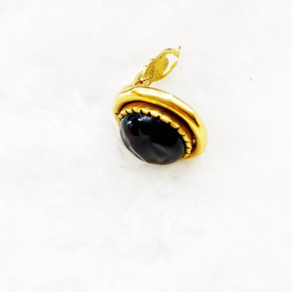 Chanel single earring - Picture 6 of 9